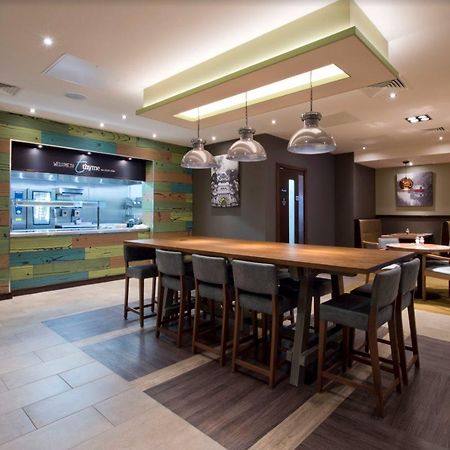 Premier Inn Leeds City Centre Exterior photo