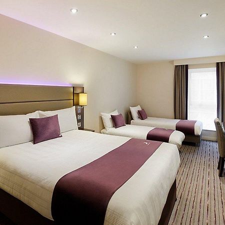 Premier Inn Leeds City Centre Exterior photo